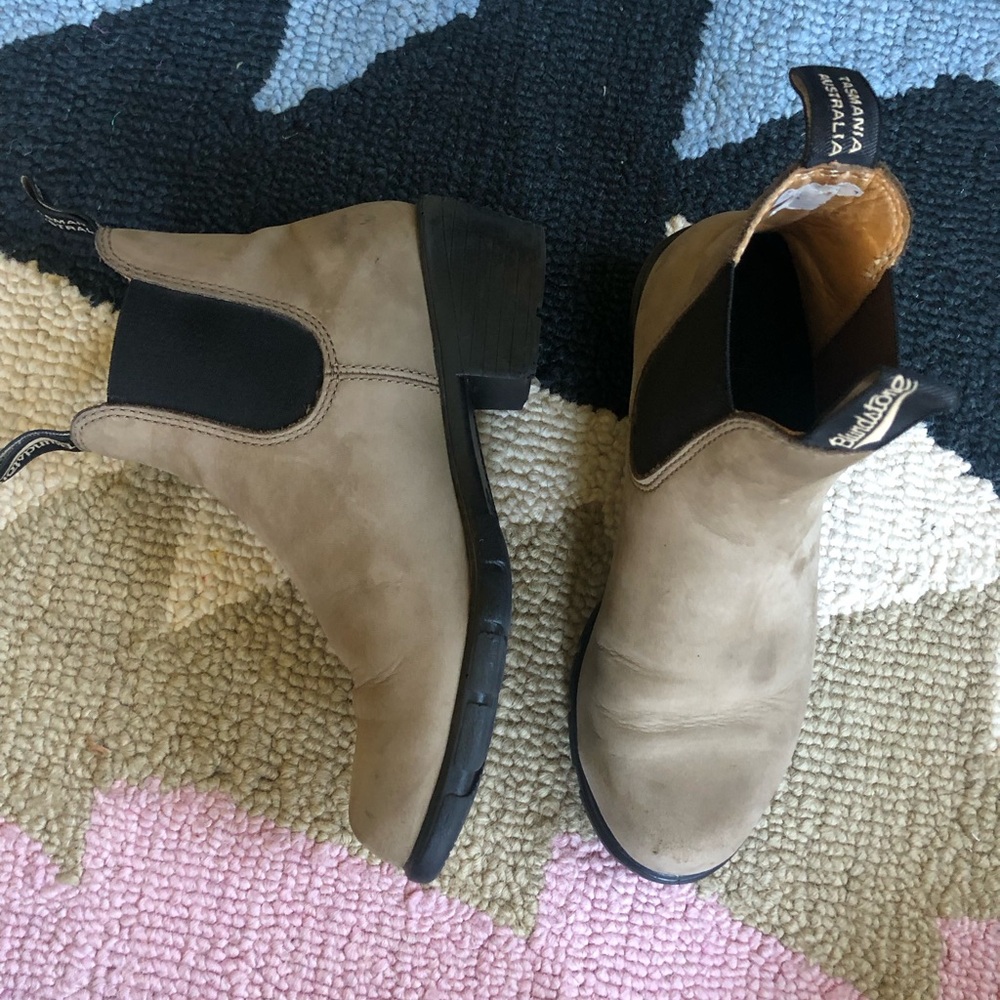Blundstone heeled Chelsea boots -Size US 7